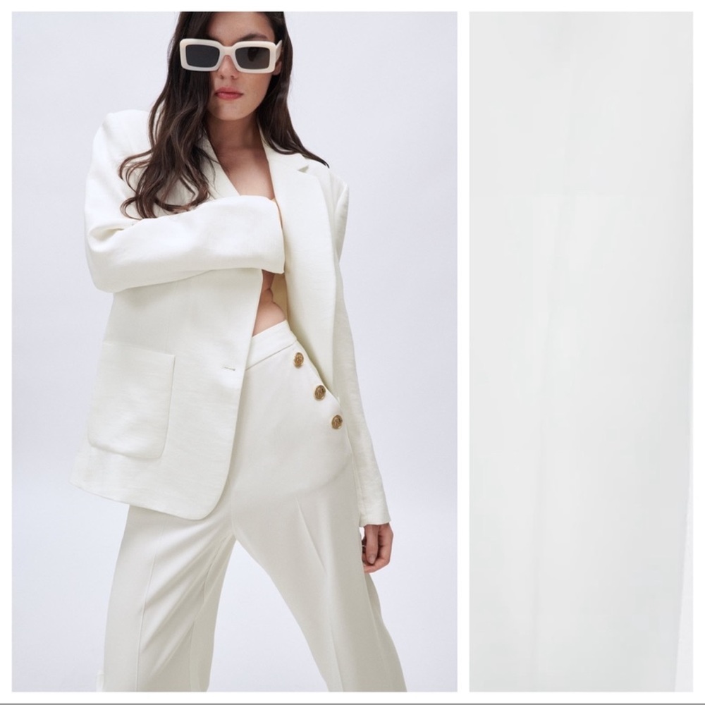 NWT. Zara Ivory High Waisted Trousers with pockets and Gold Buttons. Size XS